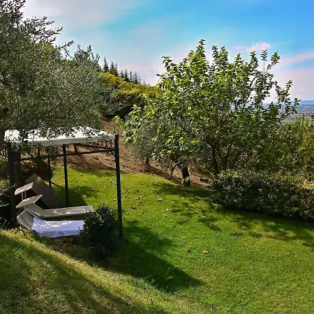 Σπίτι διακοπών Charming Farmhouse In With Swimming Pool
